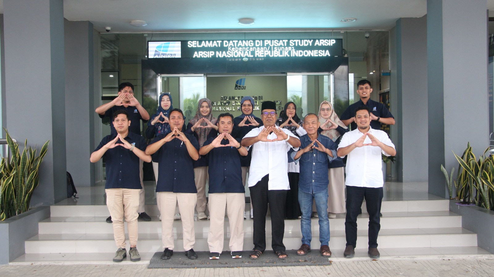 BAST dan Ahmad Farhan Hamid Bahas Masa Depan Kearsipan Aceh